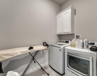 333 Foxthorne Way - Photo Thumbnail 30