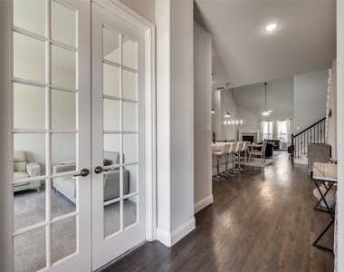 333 Foxthorne Way - Photo Thumbnail 1