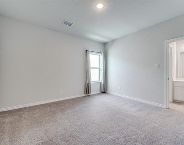 333 Foxthorne Way - Photo Thumbnail 26