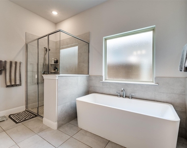 333 Foxthorne Way - Photo Thumbnail 18