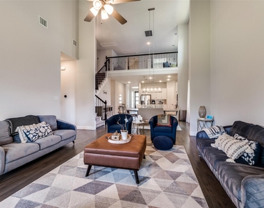 333 Foxthorne Way - Photo Thumbnail 8
