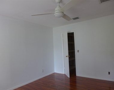 2810 Sw Natura Boulevard - Photo Thumbnail 4