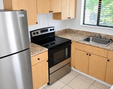 435 Nw 41st Street - Photo Thumbnail 8