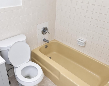 435 Nw 41st Street - Photo Thumbnail 11