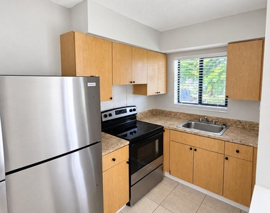 435 Nw 41st Street - Photo Thumbnail 12