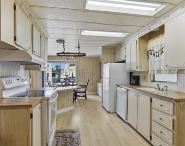 7983 Se Saratoga Drive - Photo Thumbnail 4