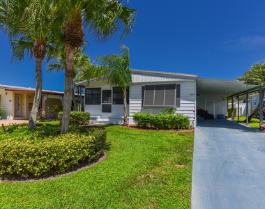 7983 Se Saratoga Drive - Photo Thumbnail 1