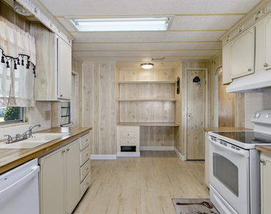 7983 Se Saratoga Drive - Photo Thumbnail 5