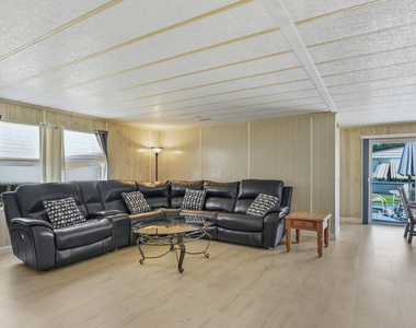 7983 Se Saratoga Drive - Photo Thumbnail 8