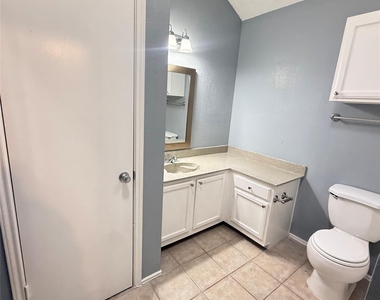 902 Binbrook Drive - Photo Thumbnail 9