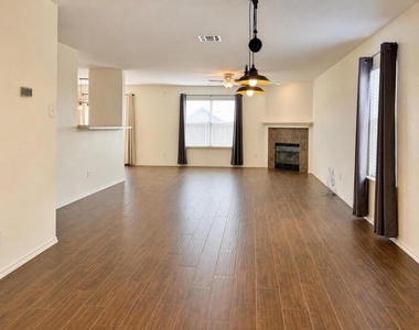 1621 Village Park Trail - Photo Thumbnail 4