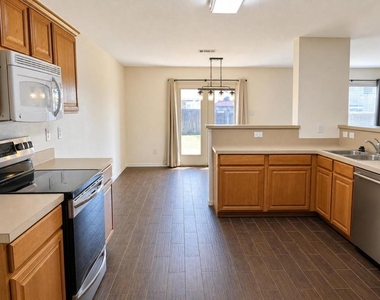 1621 Village Park Trail - Photo Thumbnail 6