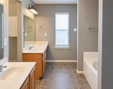1621 Village Park Trail - Photo Thumbnail 14