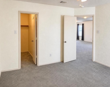 1621 Village Park Trail - Photo Thumbnail 18