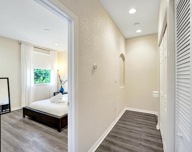 852 Nw 9th Street - Photo Thumbnail 29