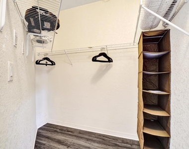 852 Nw 9th Street - Photo Thumbnail 36