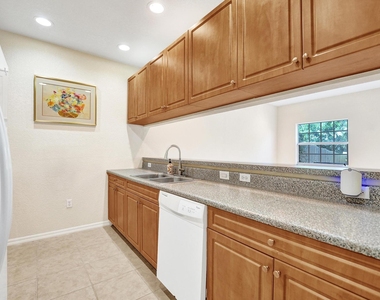852 Nw 9th Street - Photo Thumbnail 7
