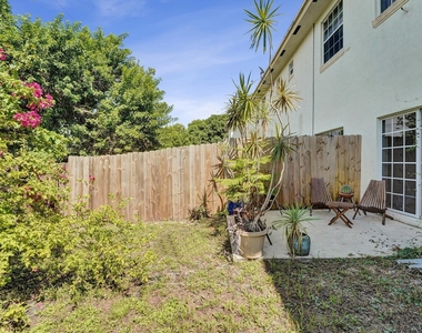 852 Nw 9th Street - Photo Thumbnail 26