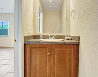 852 Nw 9th Street - Photo Thumbnail 22