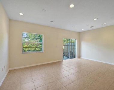 852 Nw 9th Street - Photo Thumbnail 19
