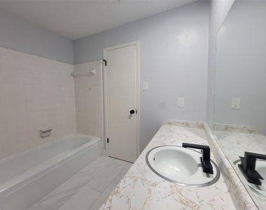 7405 Pinehurst Drive W - Photo Thumbnail 26