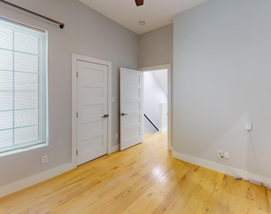 1910 Caddo Street - Photo Thumbnail 12