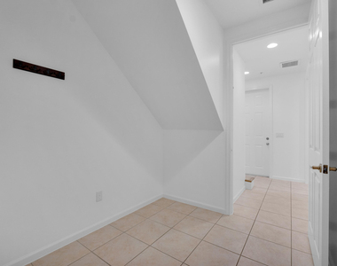 3933 Monarch Lane - Photo Thumbnail 8