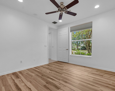 3933 Monarch Lane - Photo Thumbnail 6