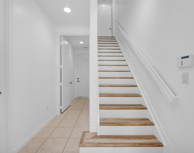 3933 Monarch Lane - Photo Thumbnail 10