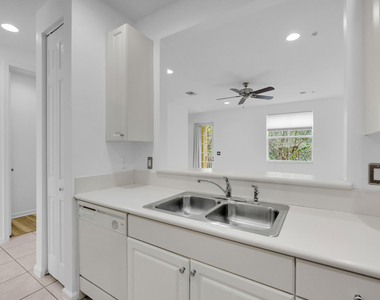 3933 Monarch Lane - Photo Thumbnail 13