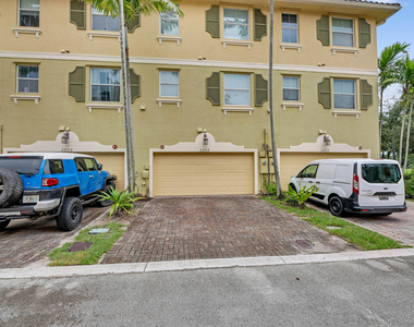 3933 Monarch Lane - Photo Thumbnail 2