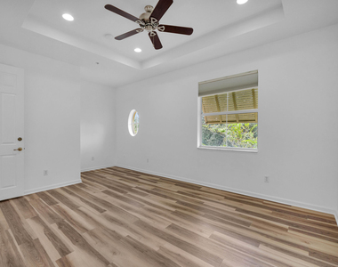 3933 Monarch Lane - Photo Thumbnail 32
