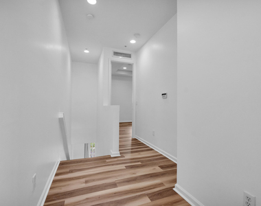 3933 Monarch Lane - Photo Thumbnail 29
