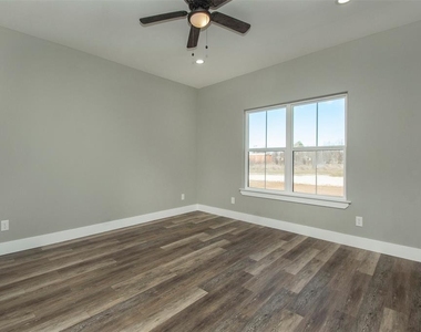 20494 Us Highway 377 - Photo Thumbnail 7