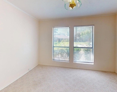 3717 Atrium Drive - Photo Thumbnail 10