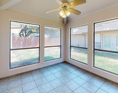 3717 Atrium Drive - Photo Thumbnail 7