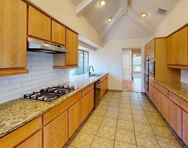 3717 Atrium Drive - Photo Thumbnail 5