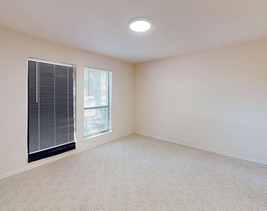 3717 Atrium Drive - Photo Thumbnail 12