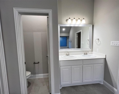 4008 Whitetail Lane - Photo Thumbnail 12