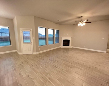 4008 Whitetail Lane - Photo Thumbnail 5
