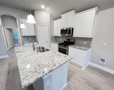 4008 Whitetail Lane - Photo Thumbnail 2