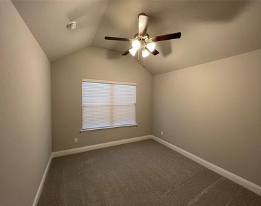 4008 Whitetail Lane - Photo Thumbnail 9