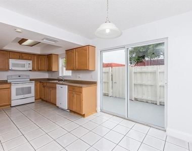 7918 Kimberly Boulevard - Photo Thumbnail 11