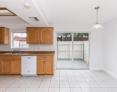 7918 Kimberly Boulevard - Photo Thumbnail 10