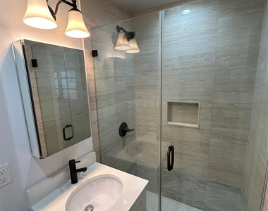820 N Victoria Park Road - Photo Thumbnail 7