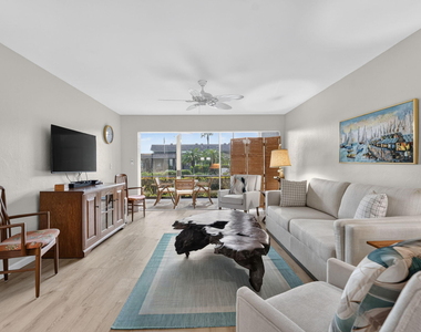 755 Saturn Street - Photo Thumbnail 12