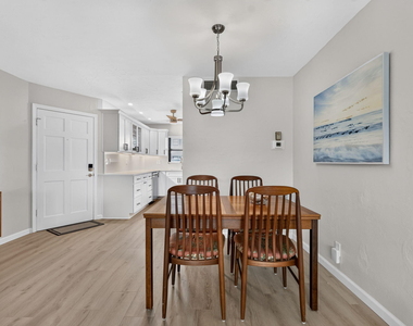 755 Saturn Street - Photo Thumbnail 9