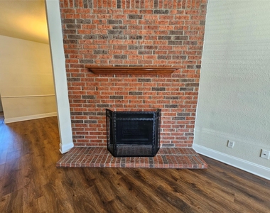 216 Samuel Boulevard - Photo Thumbnail 8