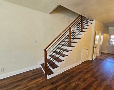 216 Samuel Boulevard - Photo Thumbnail 9