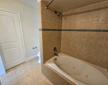 216 Samuel Boulevard - Photo Thumbnail 28